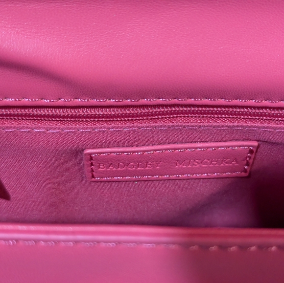 NWOT Badgley Mischka Chain Cover Crossbody Bag Hot Pink - Picture 6 of 11